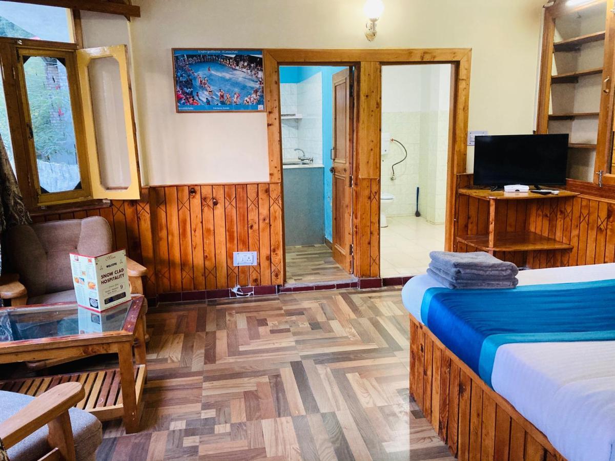 Woods Villa- A Luxury Mountains View Cottages 마날리 외부 사진