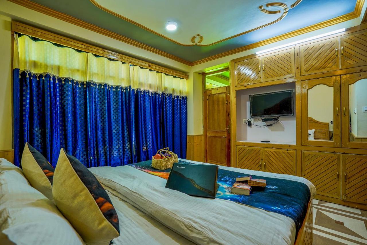 Woods Villa- A Luxury Mountains View Cottages 마날리 외부 사진