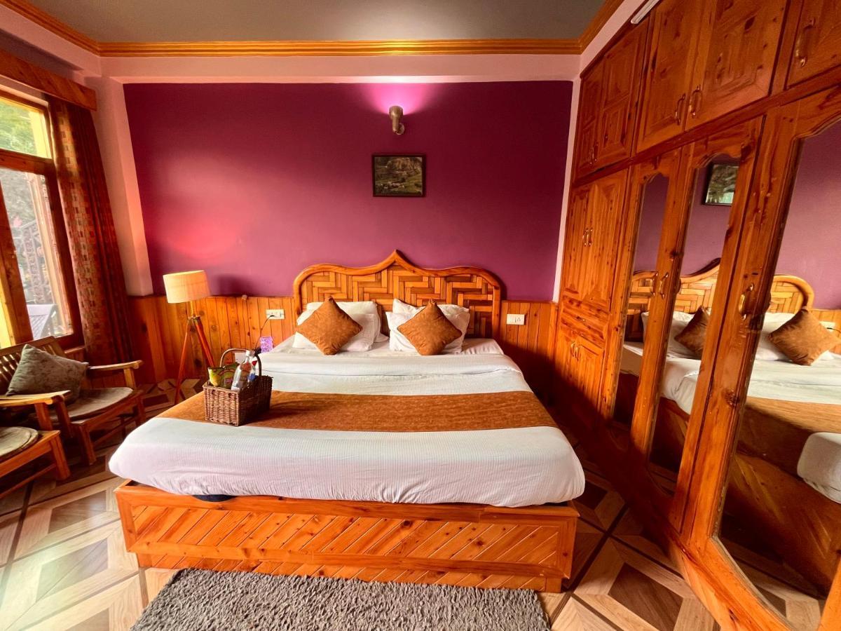Woods Villa- A Luxury Mountains View Cottages 마날리 외부 사진